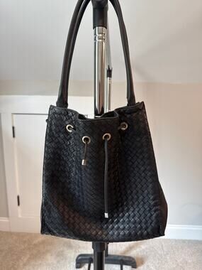 STUNNING Bottega Veneta Handbag